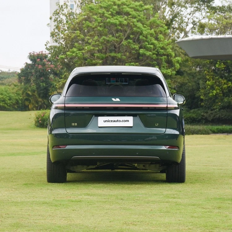 Li Auto L7 AWD Hybrid Vehicle